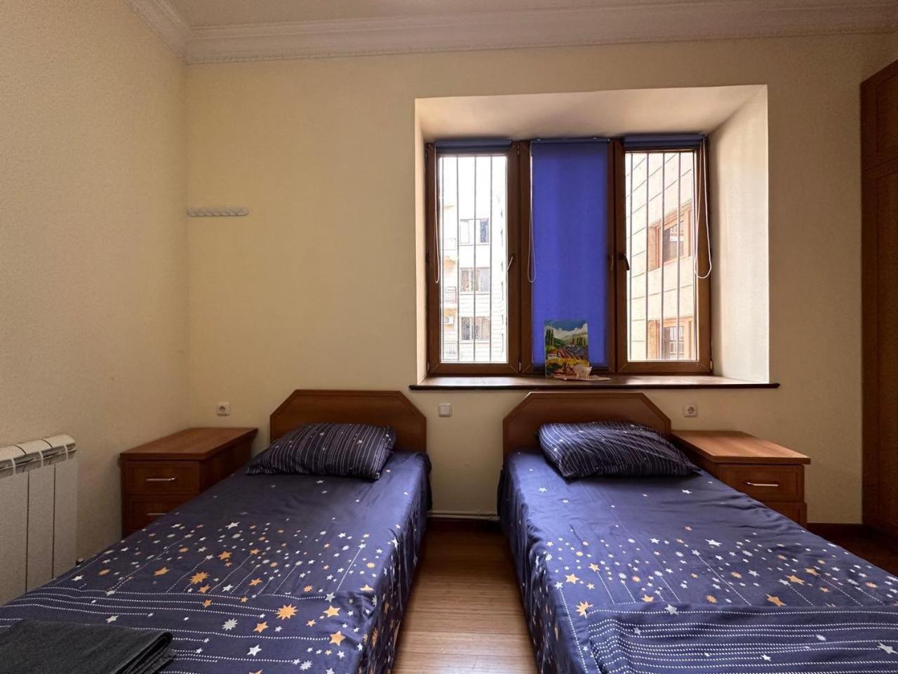 Hotel & Apartments California Erévan Extérieur photo