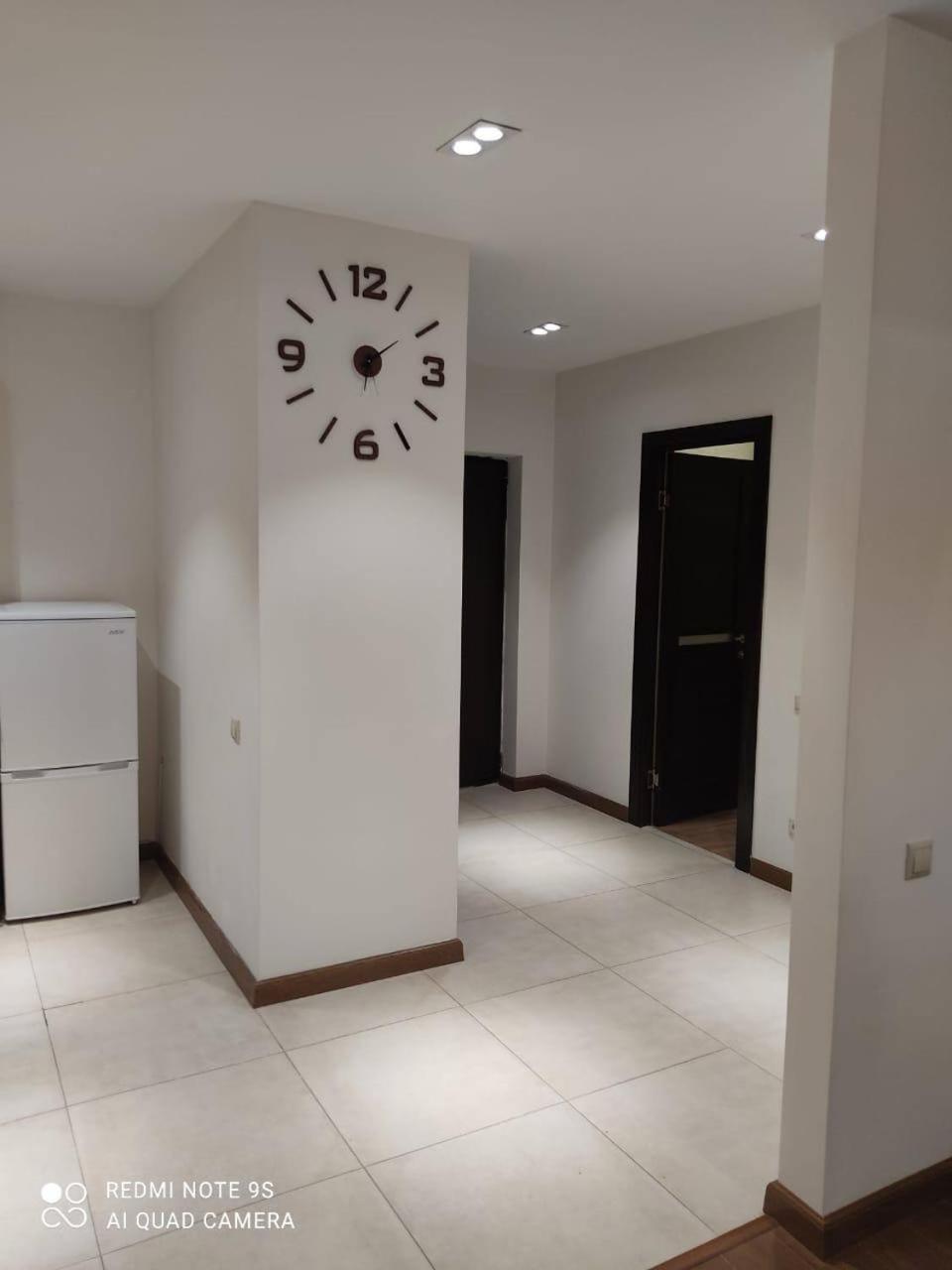 Hotel & Apartments California Erévan Extérieur photo